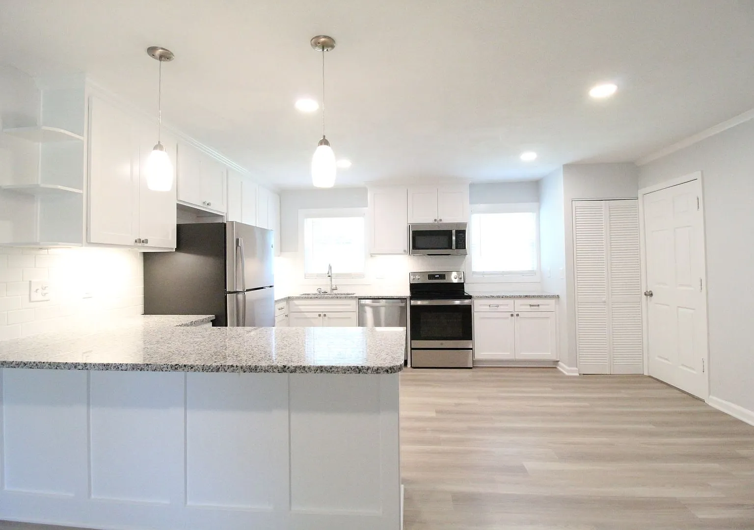 2 Bedroom 1 Bath Near KU Med — Photo 3