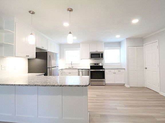 3rd image of 3134 W 44th Ter