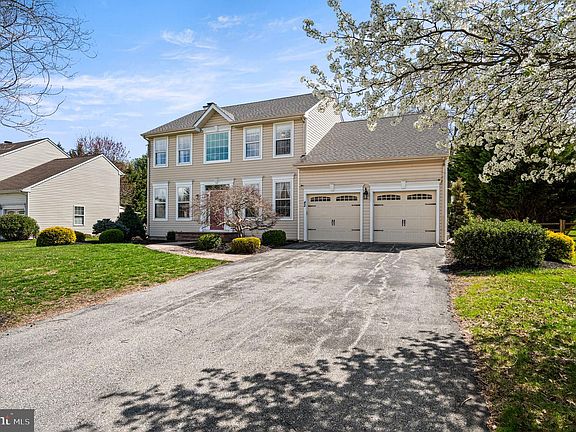 2nd image of 42 Emerald Ridge Dr