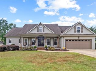 12229 Lakeview Manor Dr, Northport, AL 35475