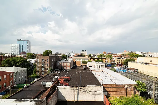 Rented by YHT Management Inc. | media 32