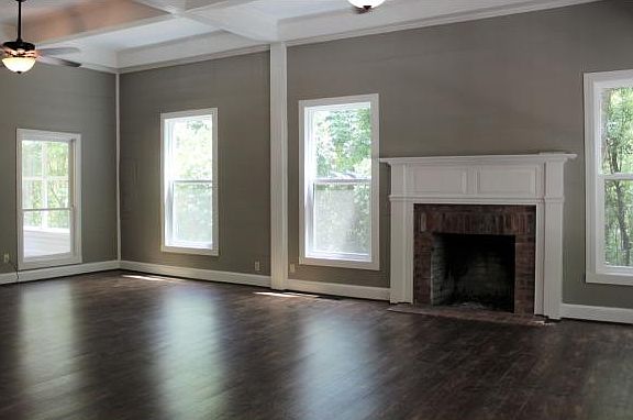 3rd image of 2121 E Starr Ave