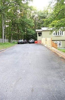 5th image of 353 Willard St