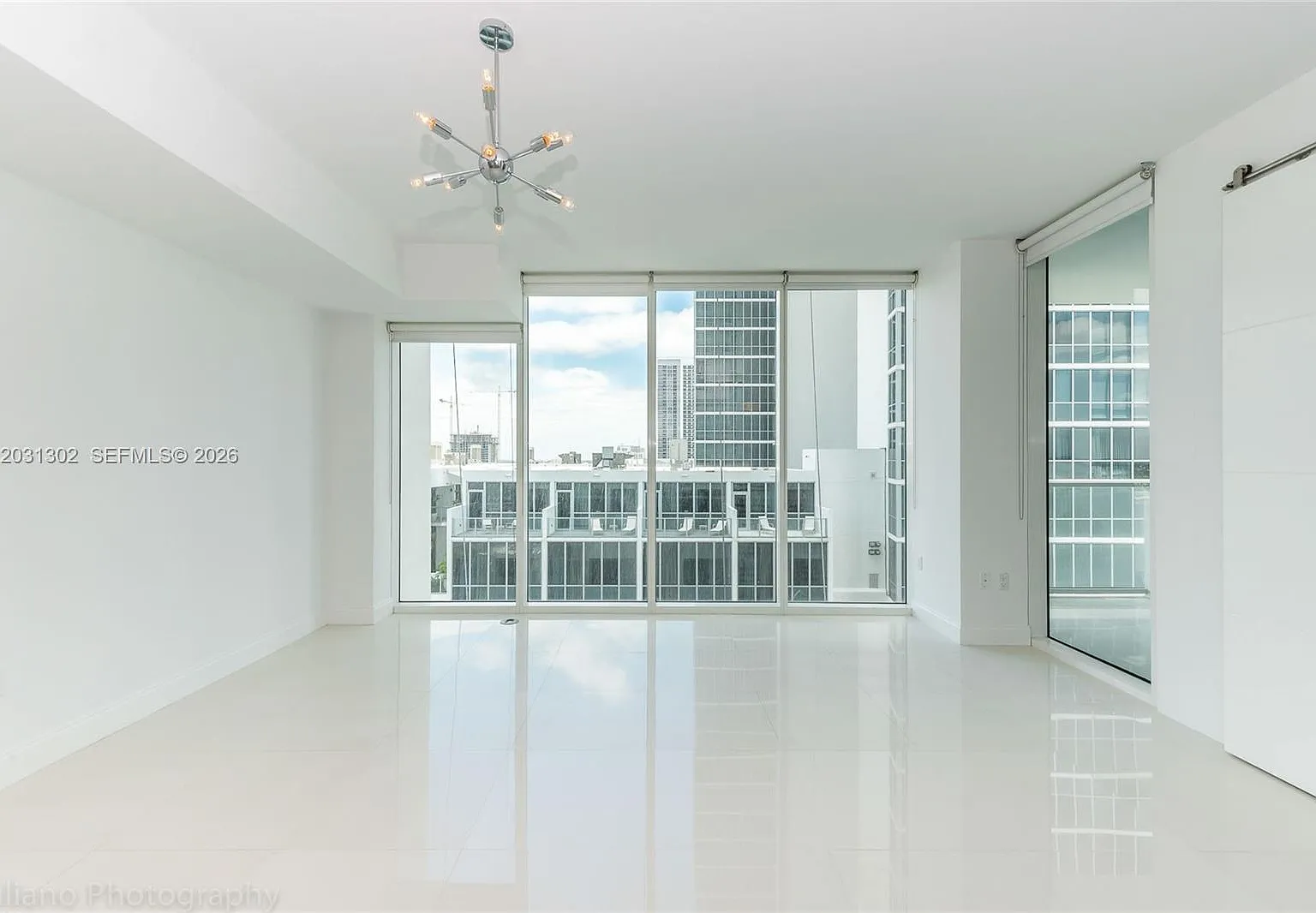 Ten Museum Pk Residential — Photo 2