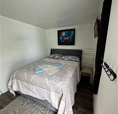 5th image of 230 SW 14th St #230C
