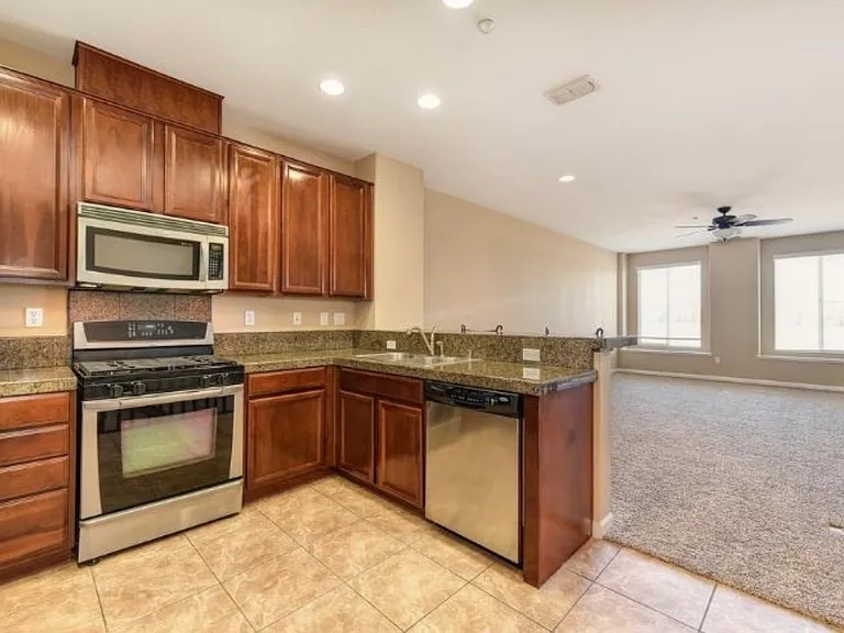 1506 Hudson Cir — Photo 9