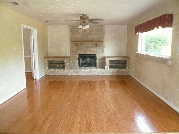 2nd image of 1424 Mimosa Ct