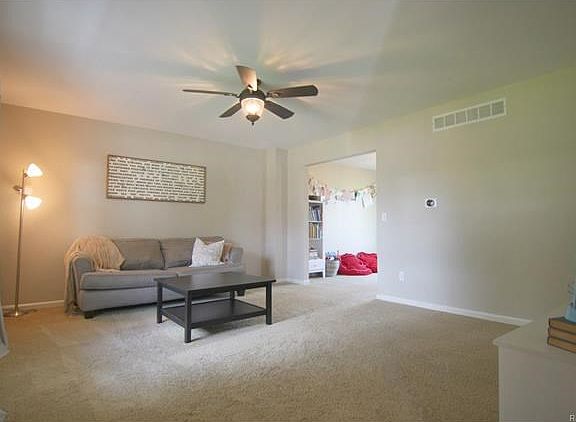 4th image of 1581 S Creek Dr