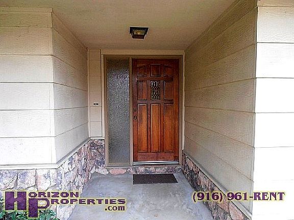 2nd image of 2833 Greenwood Ave