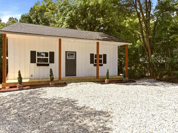 141 Nevada Ave, La Follette, TN 37766