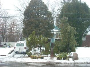 1808 Paterson St, Rahway, NJ 07065