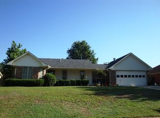 206 La Grange Dr, Wake Village, TX 75501