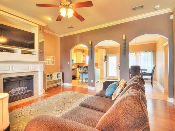 3rd image of 40475 Fox Run Dr