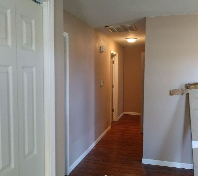 2nd image of 3218 Missouri Pl