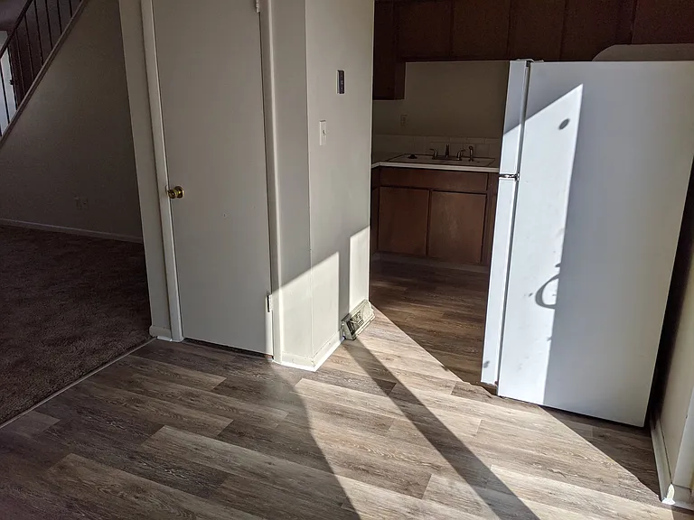 604 Roma Ct #C — Photo 12