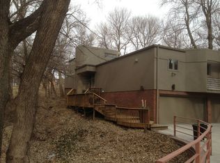 9788 Frederick Cir, Omaha, NE 68124