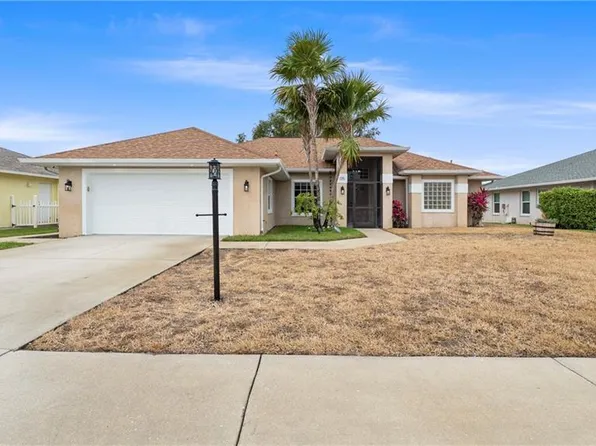 135 Estelle DR, NAPLES, FL 34112