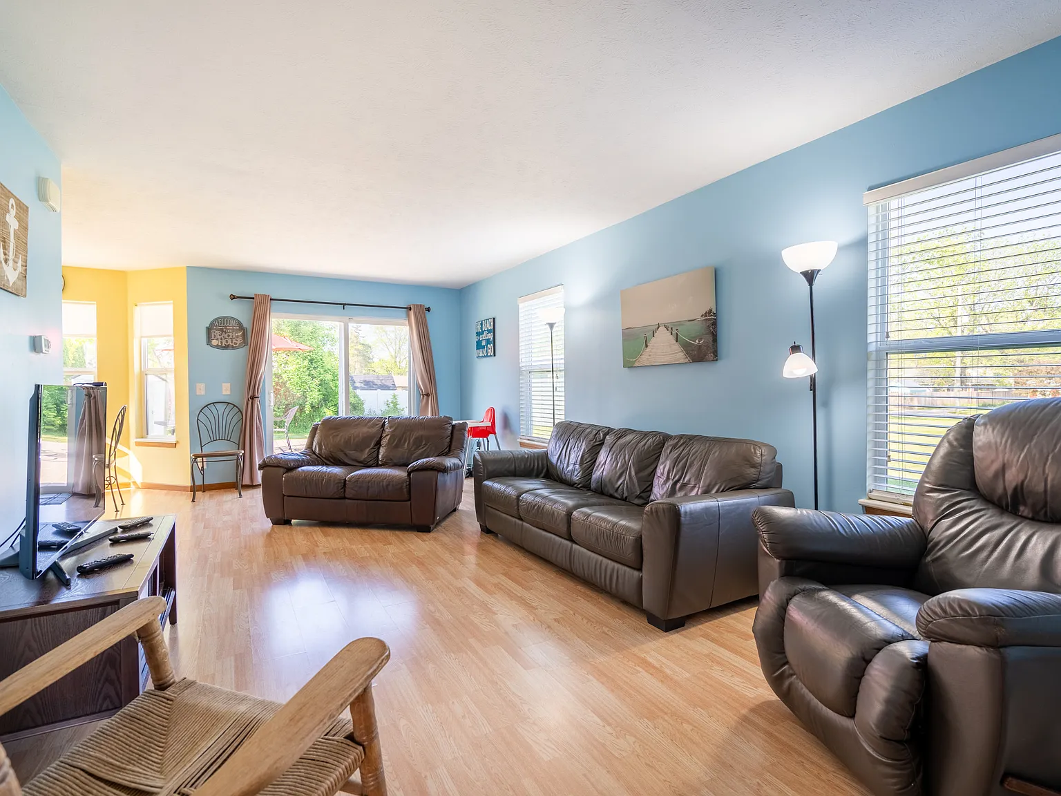 3 bed, 1395 sqft, $2,000 — Photo 3