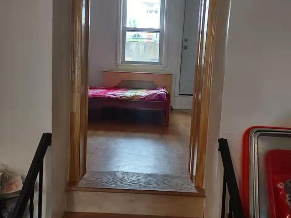5th image of 24 Oneida Ave #1