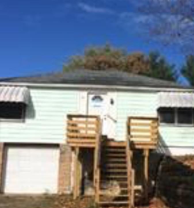 2nd image of 192 Lake Ave NE