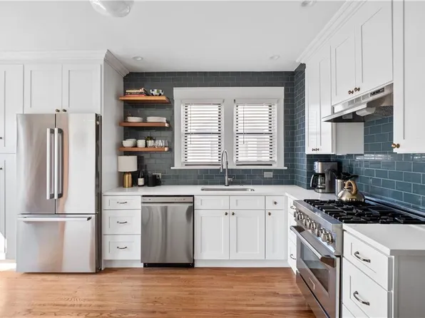 4326 Bell St, Kansas City, MO 64111
