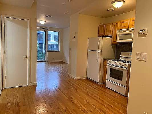 2nd image of 506 Washington Ave APT 301