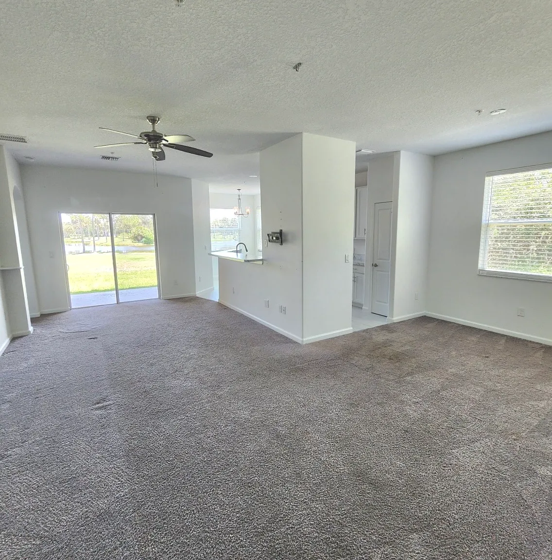 3 bed, 1602 sqft, $2,300 — Photo 4
