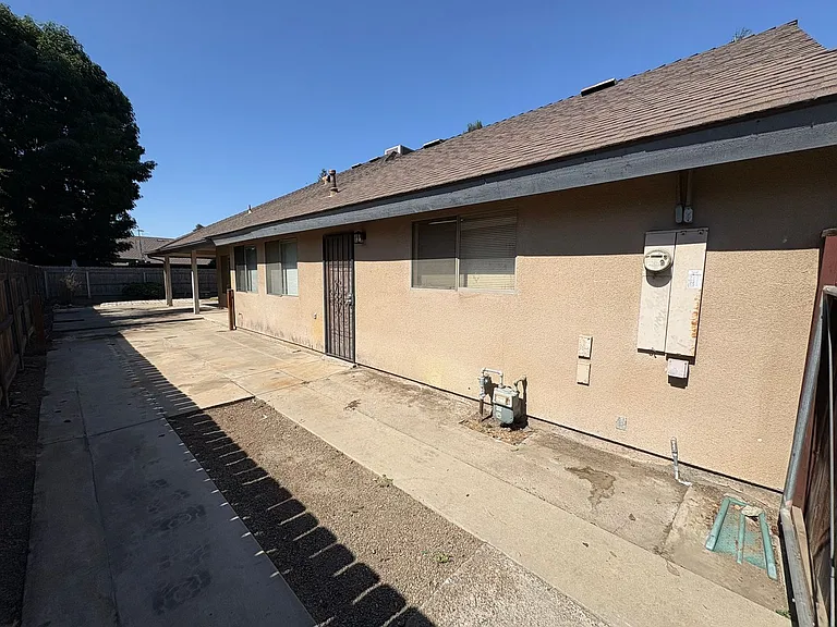 605 E Babcock Ave — Photo 37