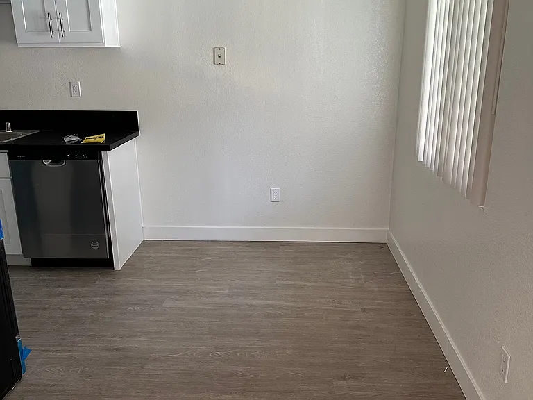 25 New York St #4 — Photo 10