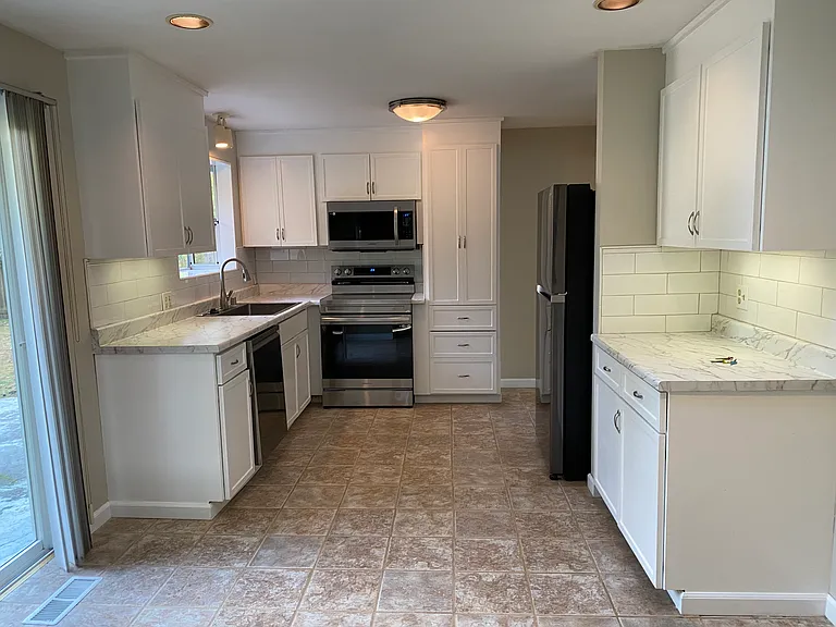 NE 27th Pl — Photo 13