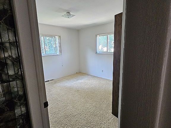 5th image of 4002 Lamont Dr