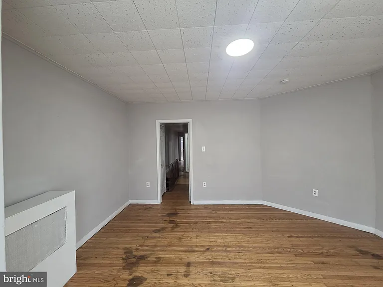 633 E Allegheny Ave — Photo 21