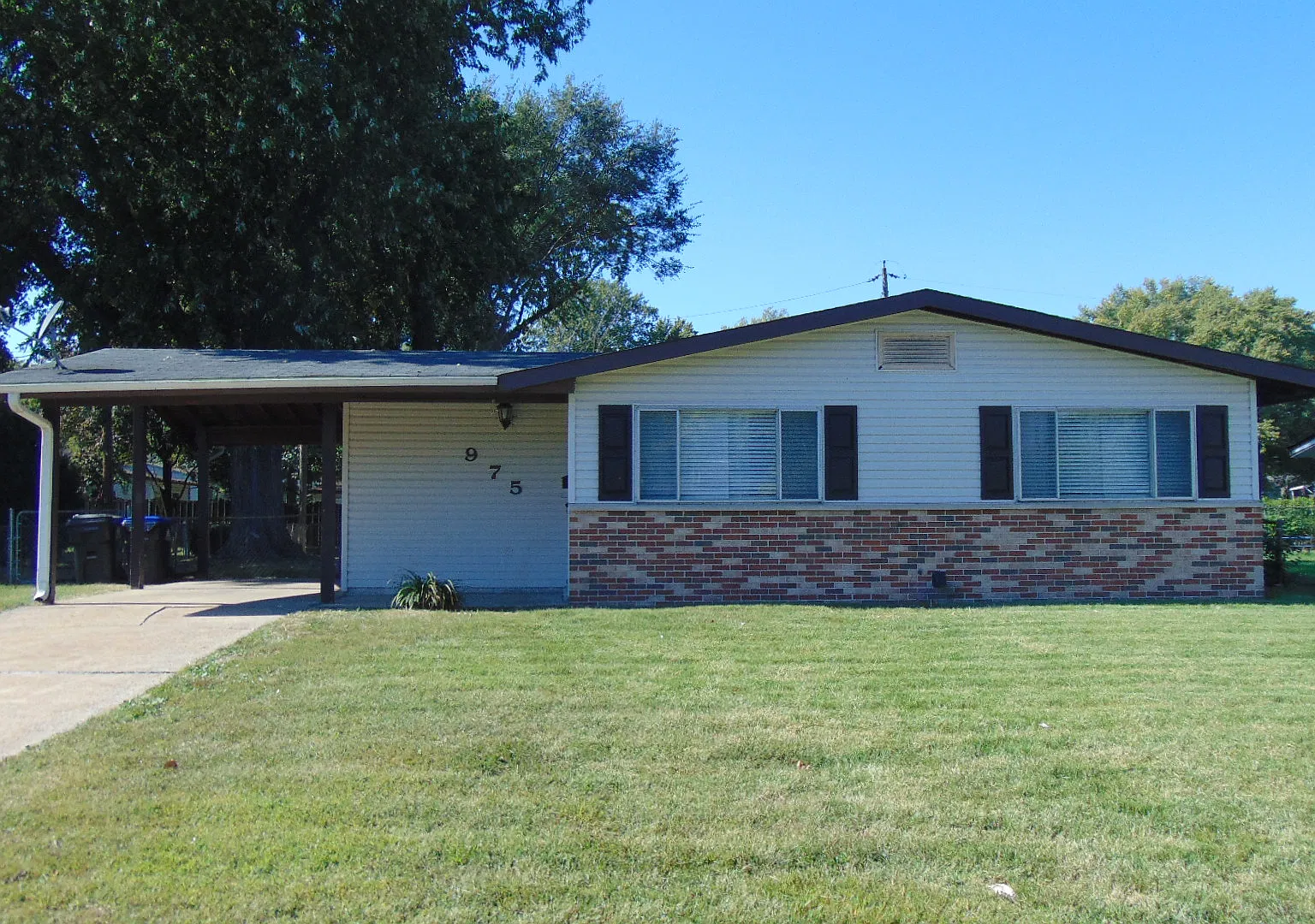 3 bed, 1.5 bath, 1137 sqft, $1,500 — Photo 1