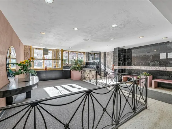 877 Bay Ridge Avenue image 17 of 20