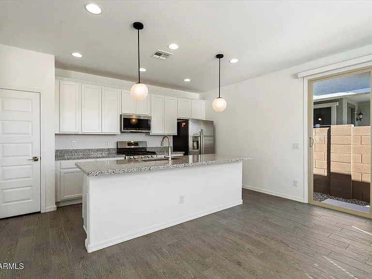 25101 N 141st Ave — Photo 5