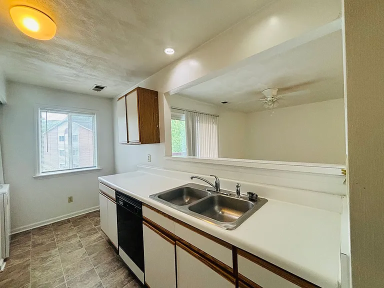 400F Berryfield Ln — Photo 9