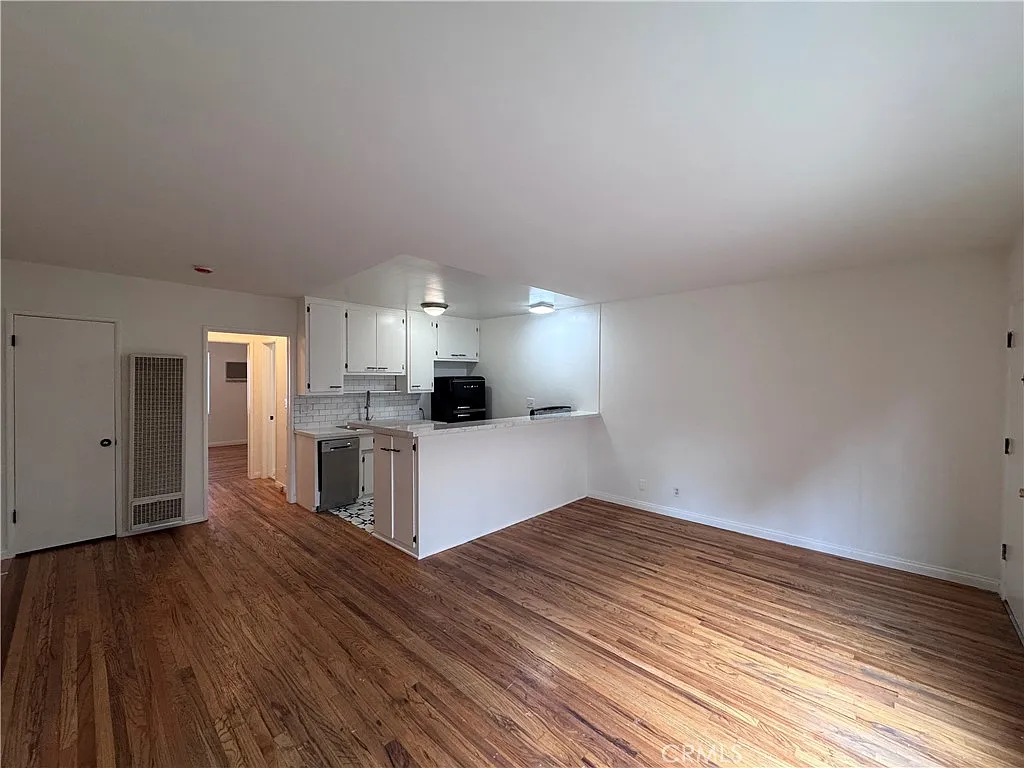 1 bed, 750 sqft, $2,500 — Photo 3
