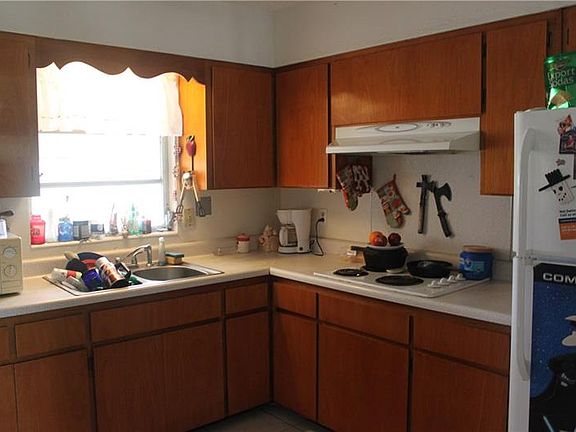5th image of 909 Delaware Ave