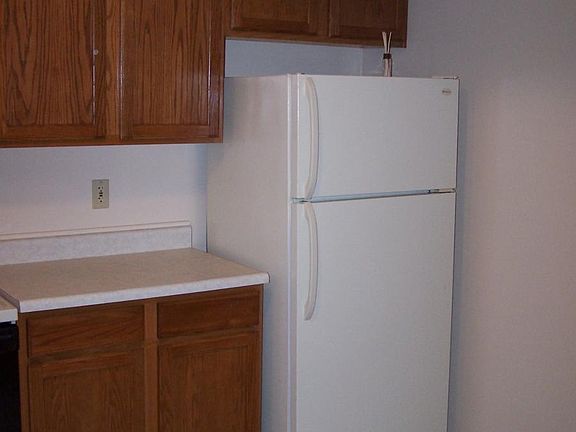 4th image of 403 Parkside Dr