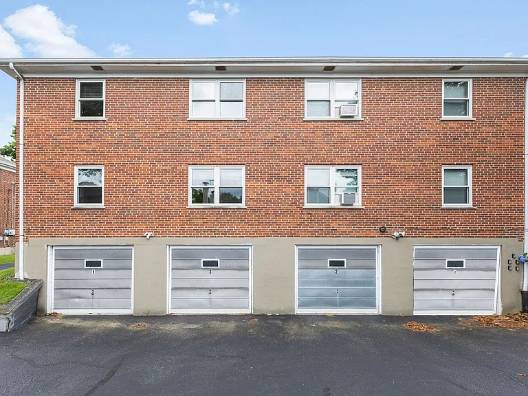 Oakley- Charming 4 family and desirable street — Photo 27