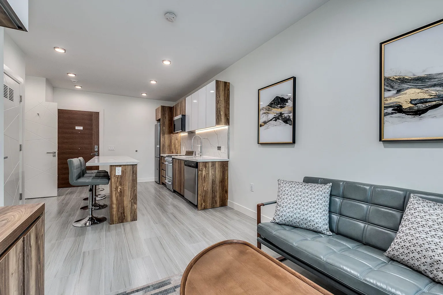 1168 Pendrell St #302 photo 1