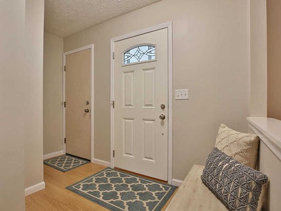 3rd image of 5121 Hidden View Dr