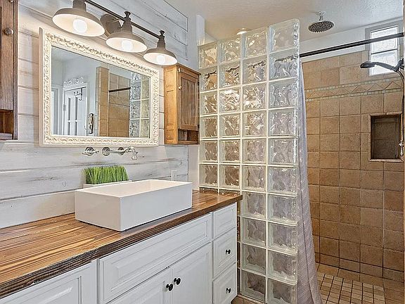 4th image of 6213 Muirfield Dr