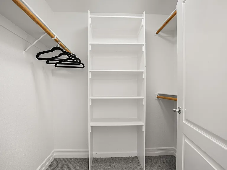525 11th Ave #1402 — Photo 33
