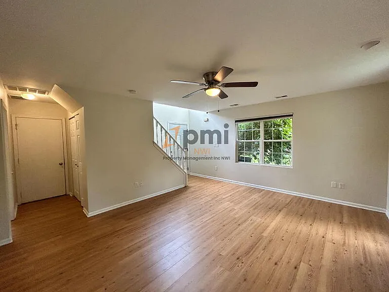 4842 93rd Ter — Photo 3