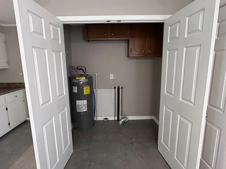313 Ginnie Ln — Photo 7