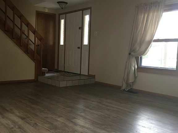 4th image of 9341 Waterford Ln