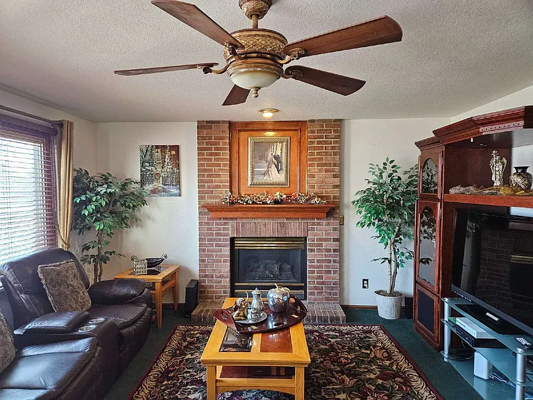 8842 W Ida Pl — Photo 9