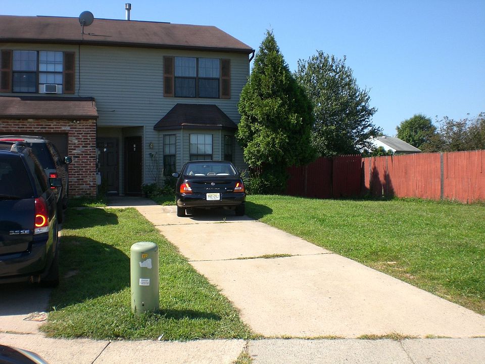 2nd image of 61 Hopewell Ln