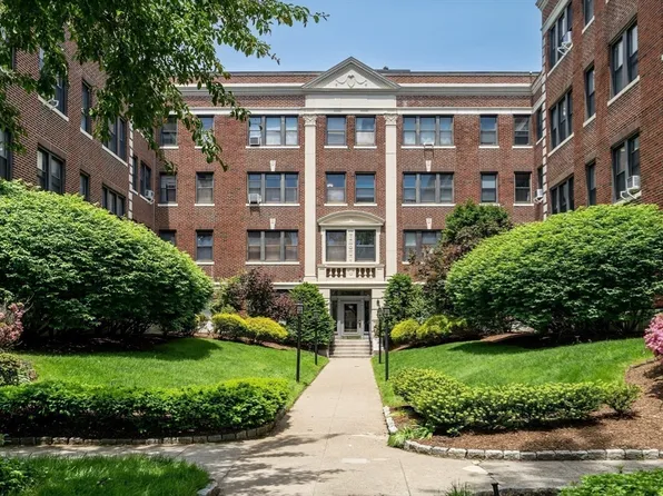141 Englewood Ave APT 23, Brighton, MA 02135